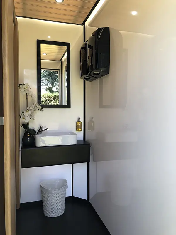 Luxury Toilet Trailer